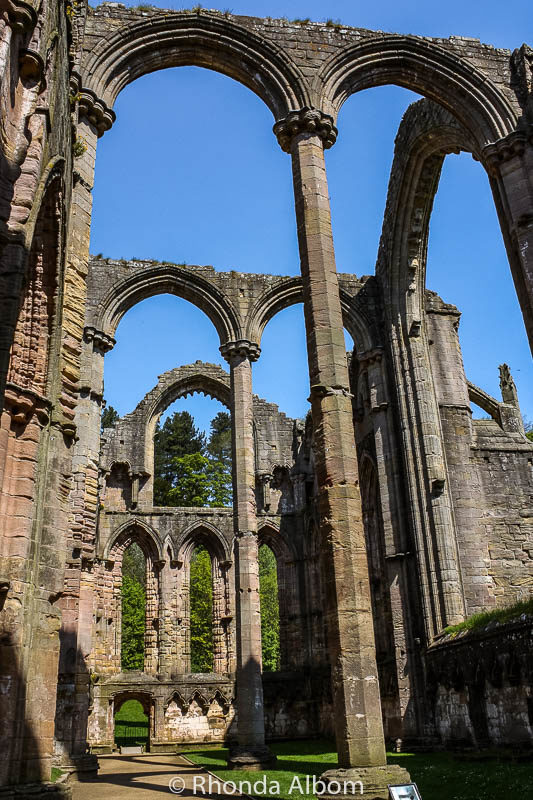 17 Images of Fountains Abbey and Studley Royal (Yorkshire, England