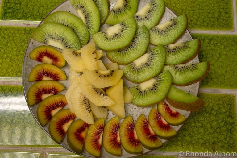 Kiwifruit Country Behind The Scenes At A New Zealand Kiwi Fruit Farm