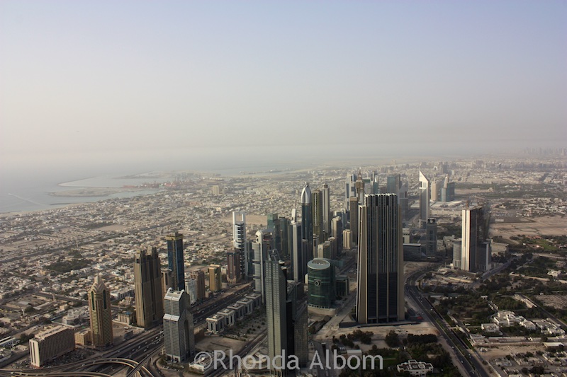 Dubai Mall And The Burj Khalifa World S Tallest Building