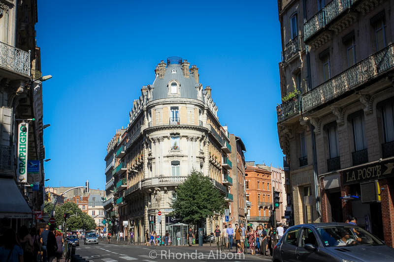 Narrow streets, and fascinating architecture in Toulouse France