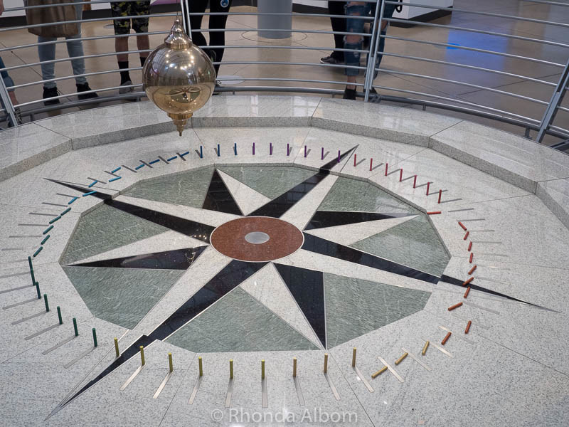 Pendulum at the California Academy of Sciences in San Francisco, CA.