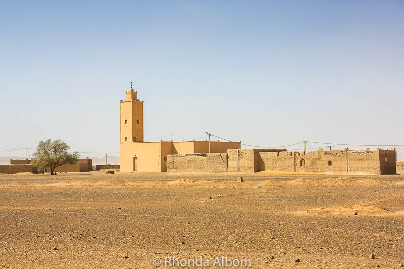 Colors of the Sahara Desert: A Travel Photography Exposé