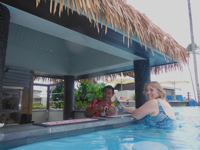 Saletoga Sands Pool Bar - Sharing a beer with the bartender